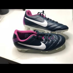 Nike women’s cleats